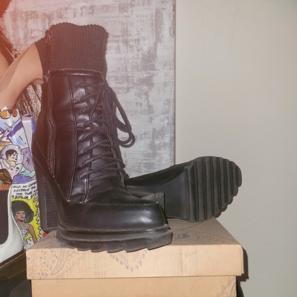 Women boots by Gwen Stefani - Picture 2 of 9
